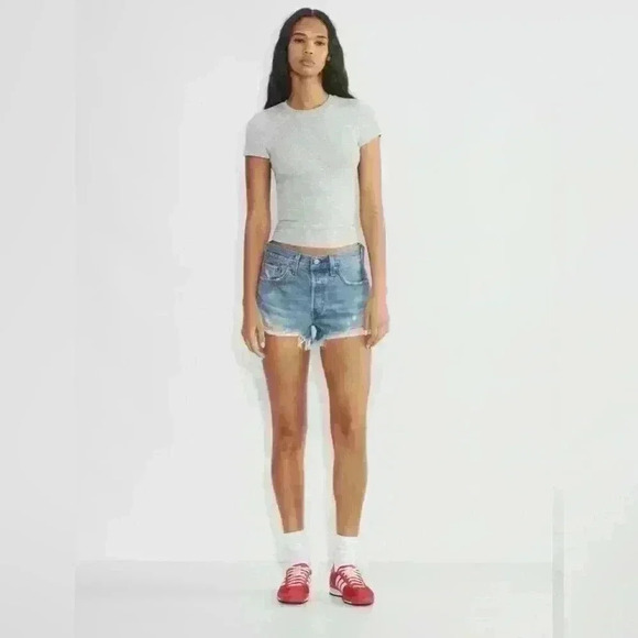 NWT Levi’s 501 Short The Original Jean Denim Western Style High Rise Fitted 34 - Picture 1 of 10